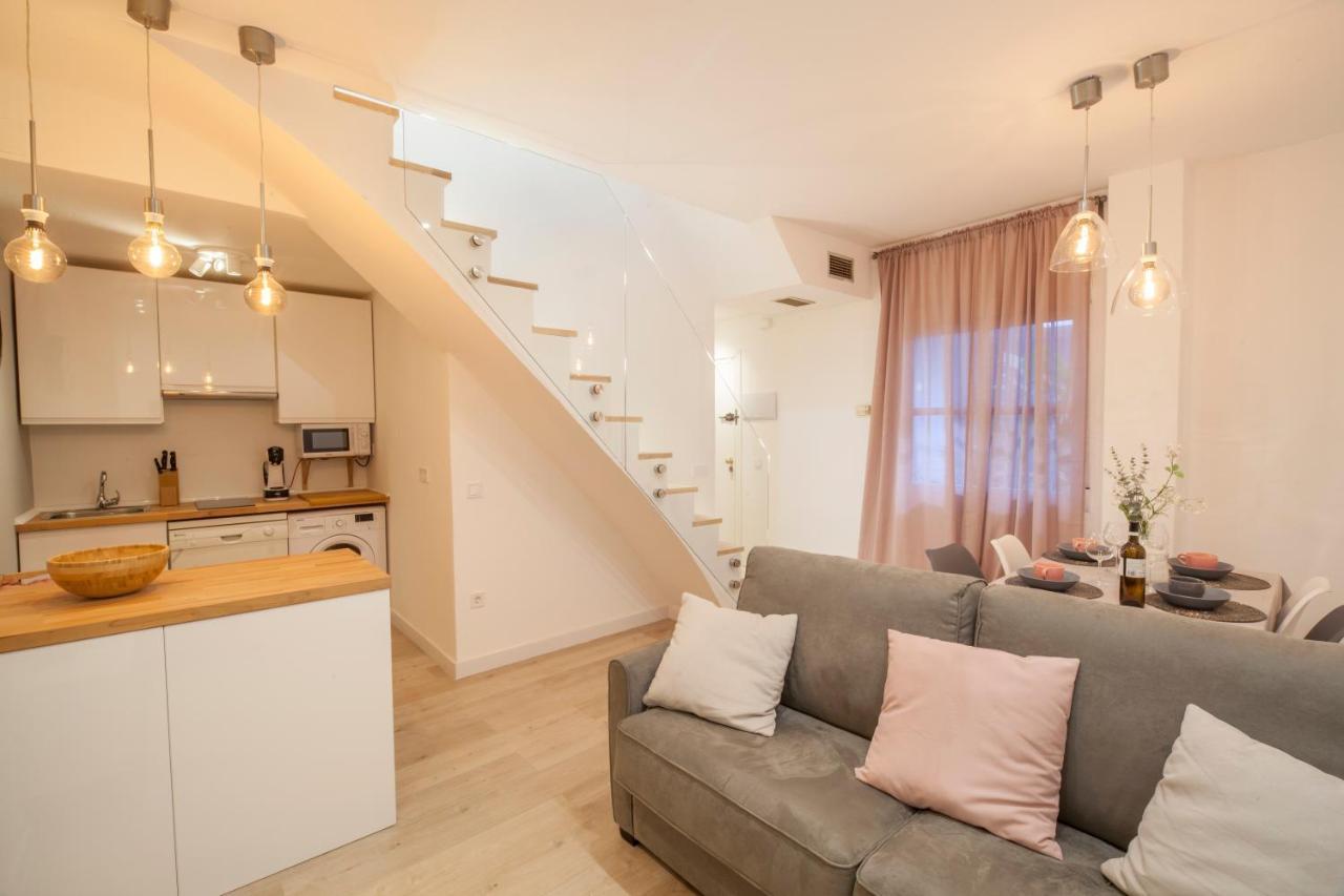 El Apartamento De Rosi เซบีญา ภายนอก รูปภาพ